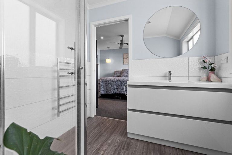 Photo of property in 10a West Place, Greenmeadows, Napier, 4112