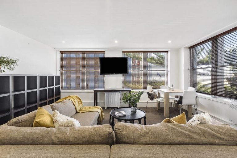 Photo of property in 2a/123 Molesworth Street, Thorndon, Wellington, 6011