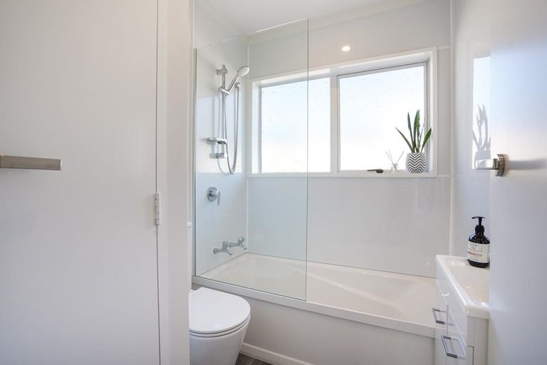 Photo of property in 12c Colombo Street, Hokowhitu, Palmerston North, 4410