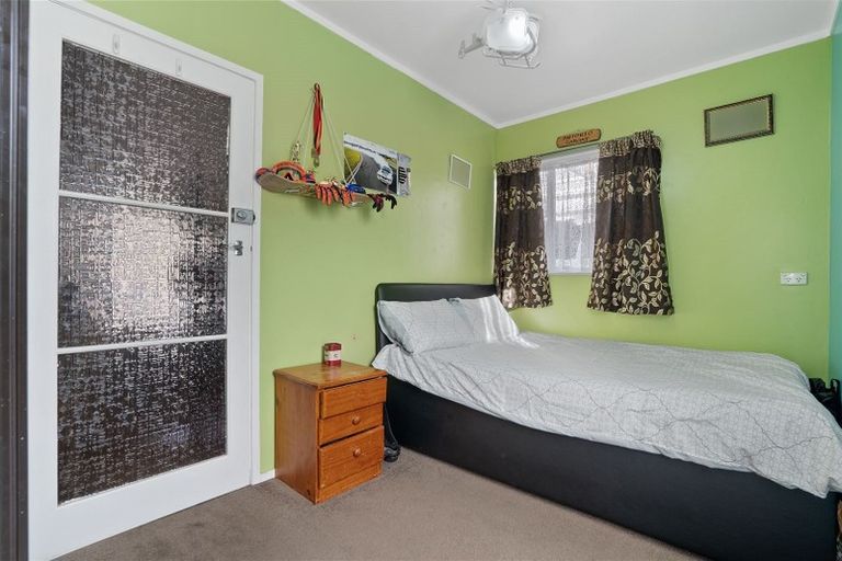 Photo of property in 2/1 Rakaia Rise, Clover Park, Auckland, 2019