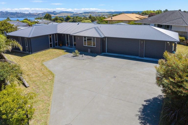 Photo of property in 7 Magnolia Rise, Waipahihi, Taupo, 3330
