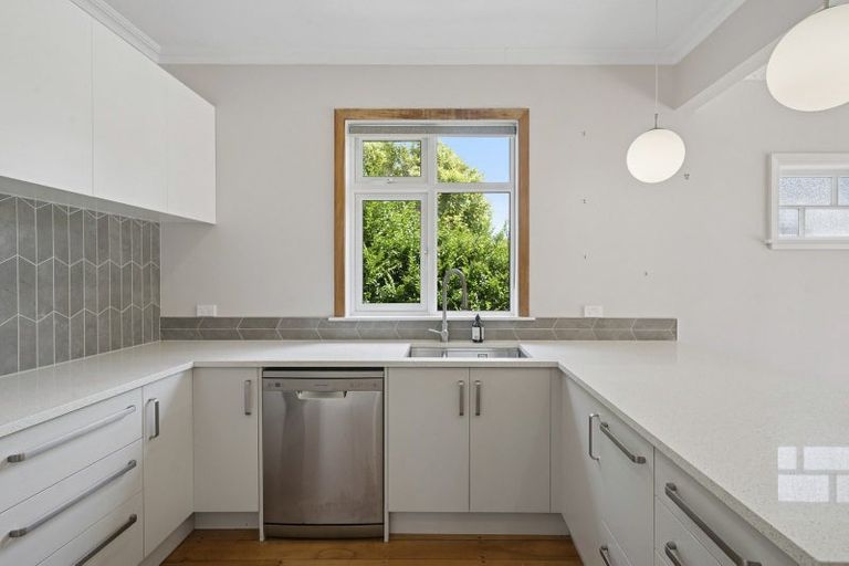 Photo of property in 144 Newlands Road, Newlands, Wellington, 6037