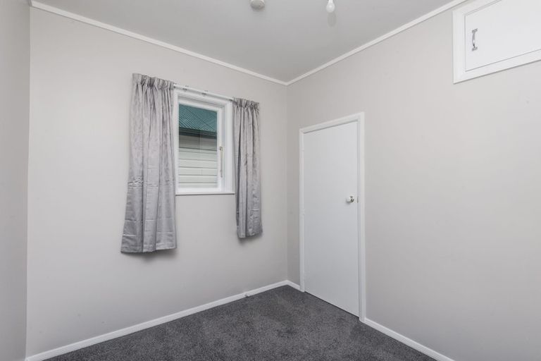 Photo of property in 4a Tarawera Road, Johnsonville, Wellington, 6037