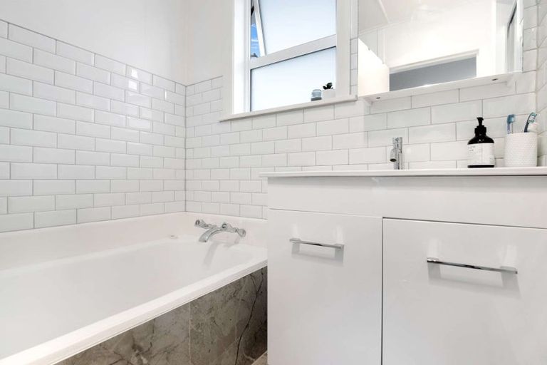 Photo of property in 20 Keats Crescent, Enderley, Hamilton, 3214