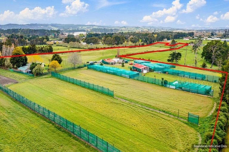 Photo of property in 51 Smith Road, Kumeu, 0891