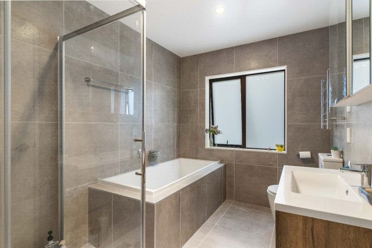 Photo of property in 42 Skua Road, Hobsonville, Auckland, 0616