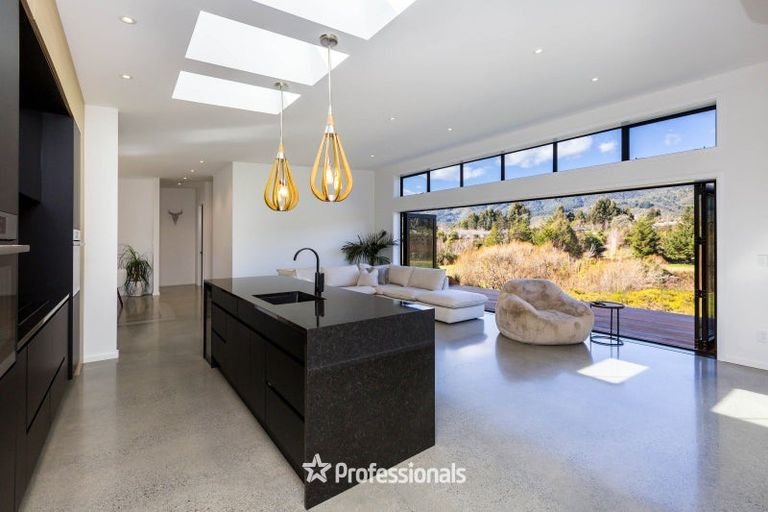 Photo of property in 49 Mount Marua Drive, Maymorn, Upper Hutt, 5018