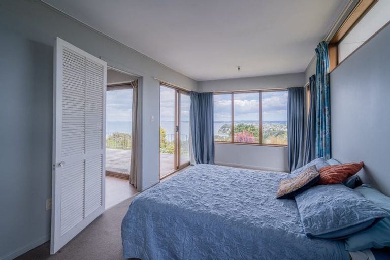 Photo of property in 31 Roberts Road, Matakatia, Whangaparaoa, 0930
