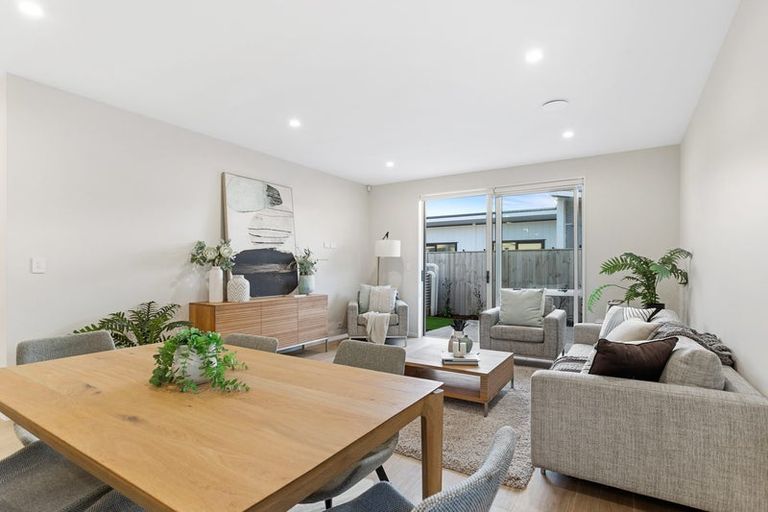 Photo of property in 6d Te Awapu Crescent, Takanini, 2112