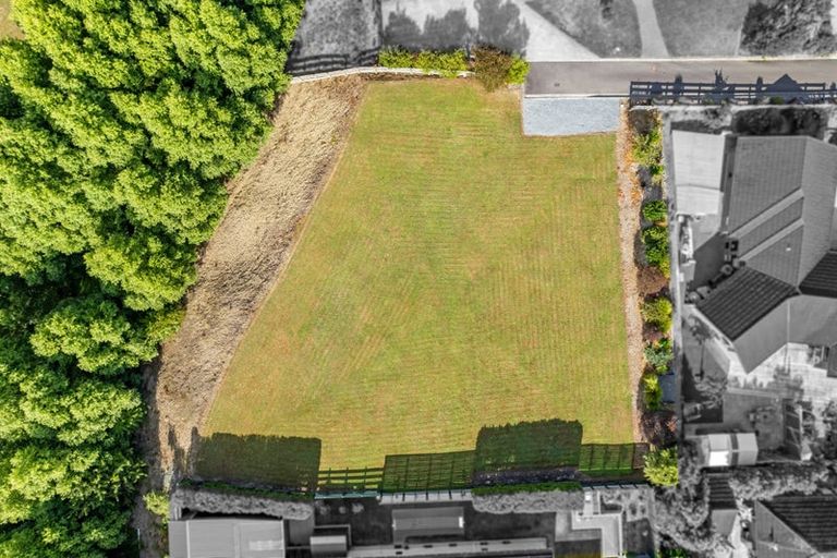 Photo of property in 8 Jade Crescent, Timberlea, Upper Hutt, 5018