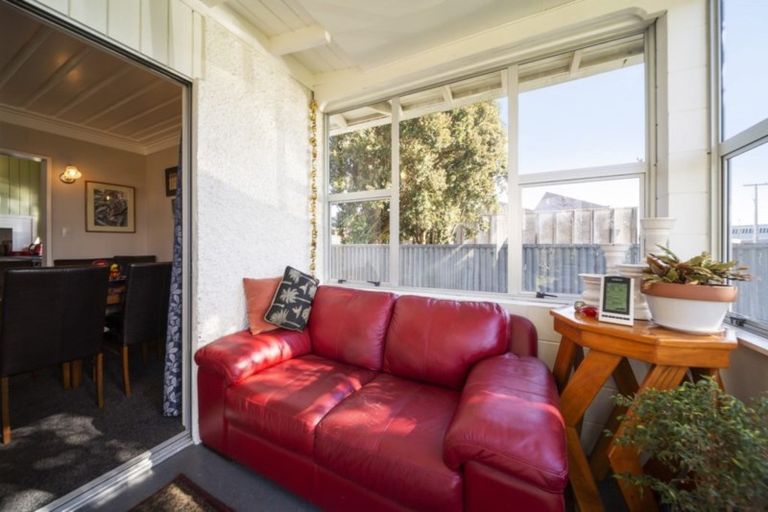 Photo of property in 17 Grey Street, Hawera, 4610