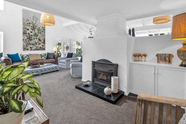 Photo of property in 217 Point View Drive, East Tamaki Heights, Auckland, 2016