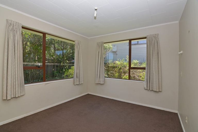 Photo of property in 76 Thurleigh Grove, Karori, Wellington, 6012