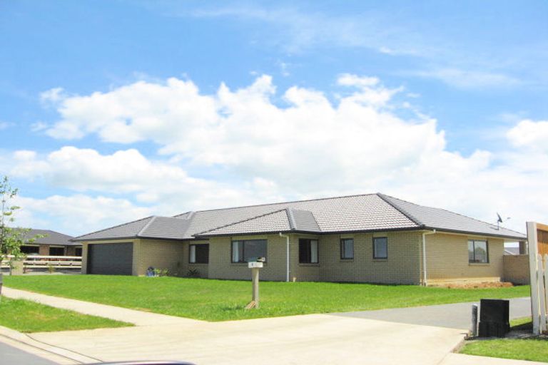 Photo of property in 10 Orchard Lane, Huapai, Kumeu, 0810