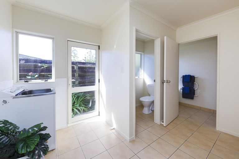 Photo of property in 23b Dorset Crescent, Hokowhitu, Palmerston North, 4410
