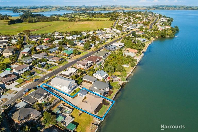 Photo of property in 30a Crispe Road, Clarks Beach, 2122