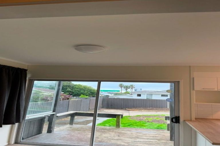 Photo of property in 20 Ewbank Place, Manurewa, Auckland, 2102