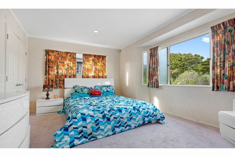 Photo of property in 7 Piper Place, Goodwood Heights, Auckland, 2105