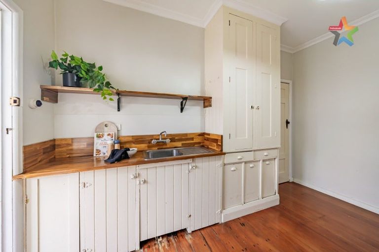 Photo of property in 20 Ludlam Crescent, Woburn, Lower Hutt, 5010