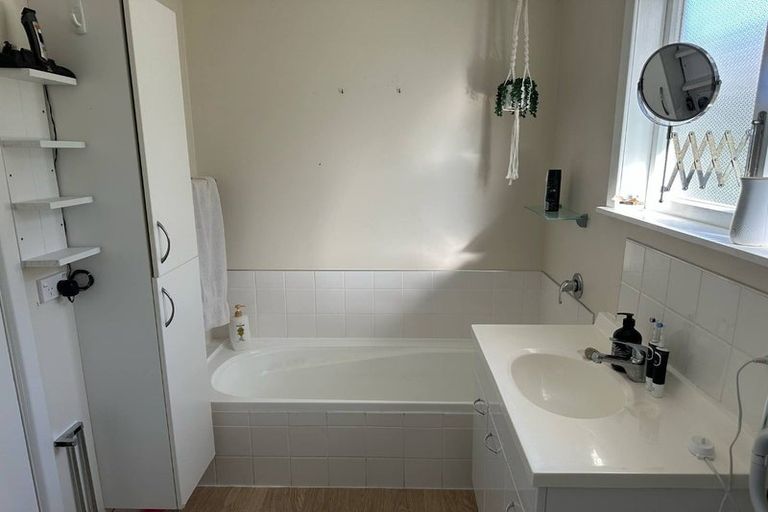 Photo of property in 24 Hollies Crescent, Johnsonville, Wellington, 6037