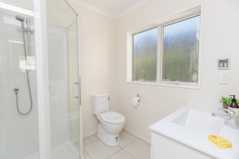 Photo of property in 4 Montego Place, Grenada Village, Wellington, 6037