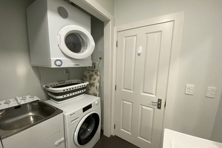 Photo of property in 106 Pirie Street, Mount Victoria, Wellington, 6011