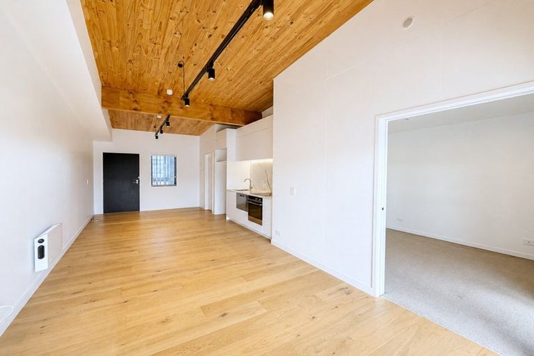 Photo of property in 10/165 Hobsonville Point Road, Hobsonville, Auckland, 0616