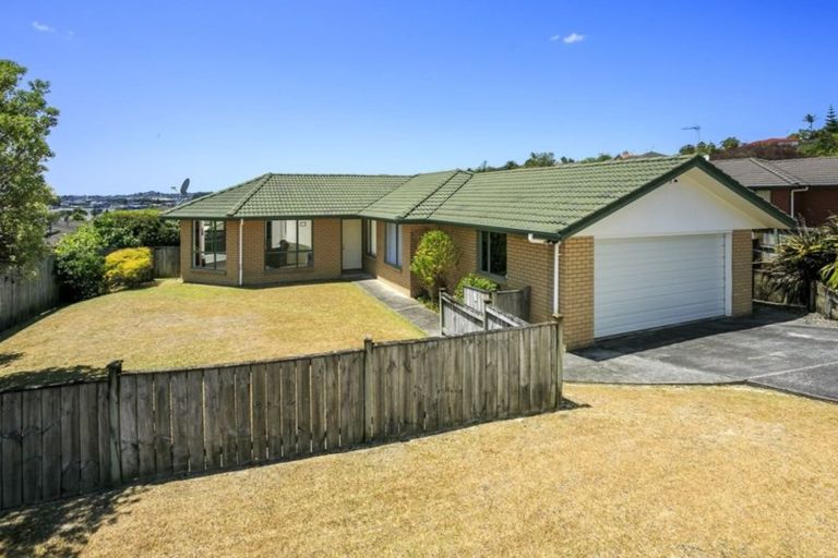 Photo of property in 57 Bluebird Crescent, Unsworth Heights, Auckland, 0632