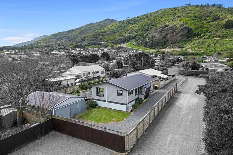 Photo of property in 24a He Awa Crescent, Waikanae, 5036