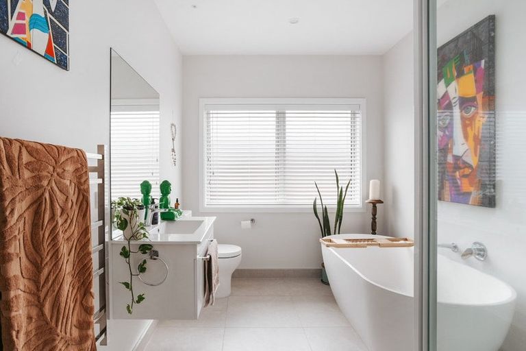 Photo of property in 2 Karanema Place, Coastlands, Whakatane, 3120