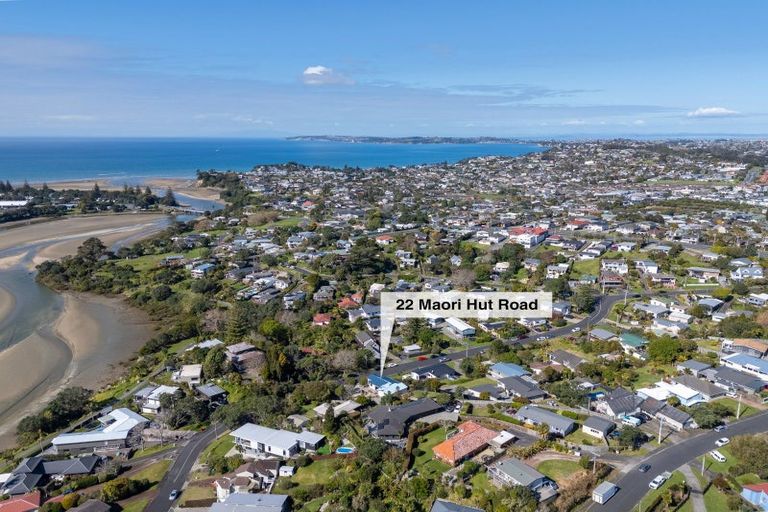 Photo of property in 22 Maori Hut Road, Red Beach, 0932