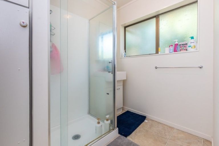 Photo of property in 2/31 Bowater Place, Manurewa, Auckland, 2102