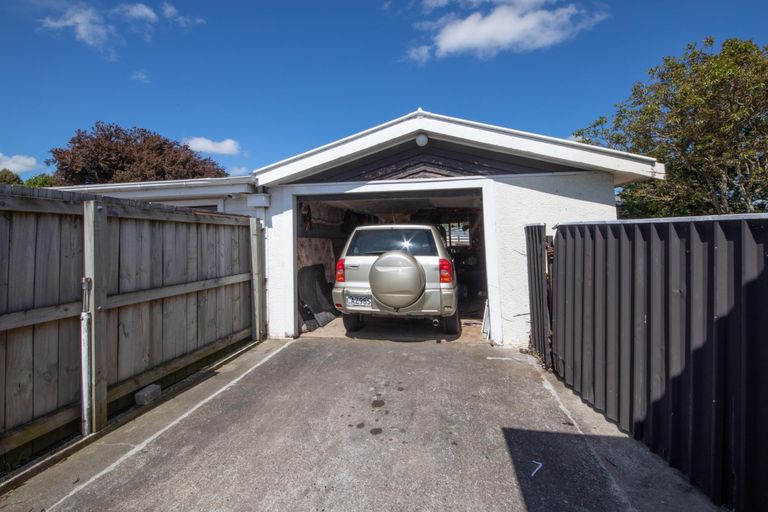 Photo of property in 32 Ronberg Street, Highbury, Palmerston North, 4412