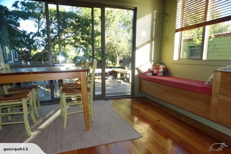Photo of property in 172 Keyes Road, New Brighton, Christchurch, 8083