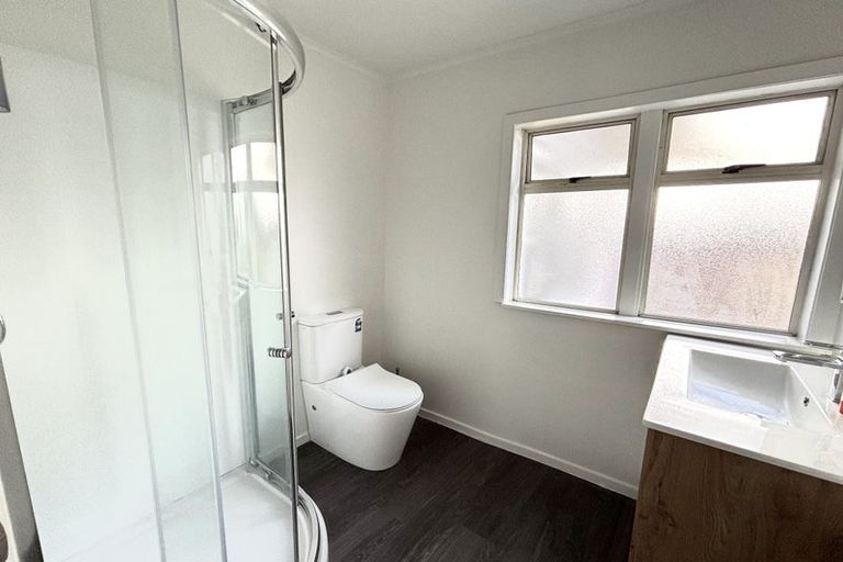 Photo of property in 11 Miro Street, New Lynn, Auckland, 0600