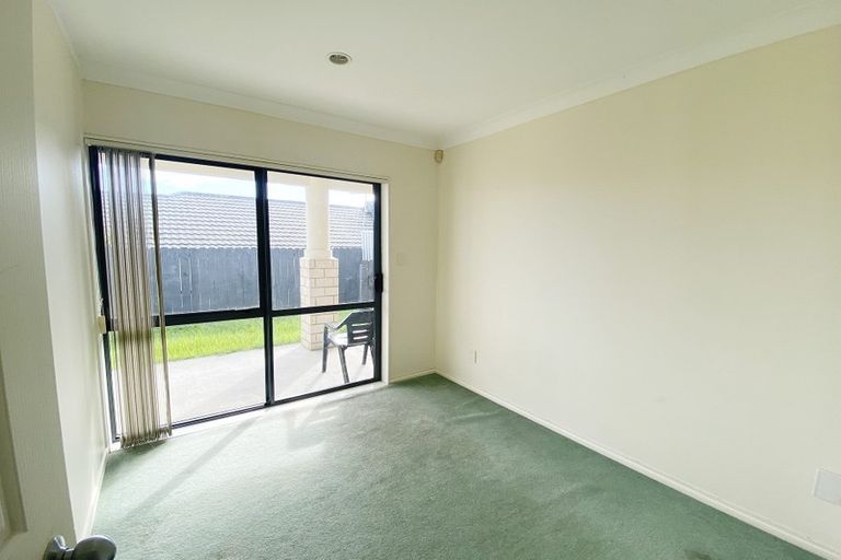 Photo of property in 25 The Enclave, Totara Heights, Auckland, 2105