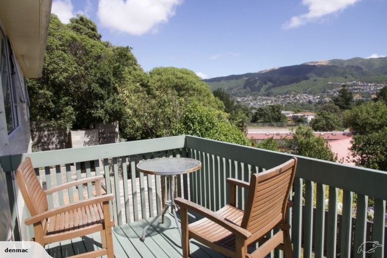 Photo of property in 24 Woodman Drive, Tawa, Wellington, 5028
