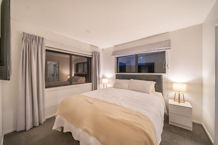 Photo of property in 3 Thornbury Lane, Timberlea, Upper Hutt, 5018