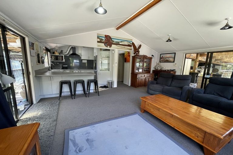 Photo of property in 54 Powells Road, Cable Bay, 0420