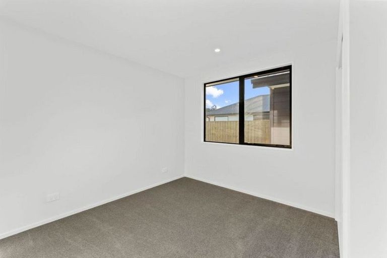 Photo of property in 39 Mehrtens Crescent, Woodend, 7691