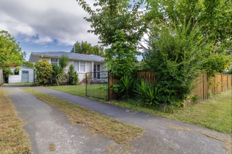 Photo of property in 74 Lipscombe Crescent, Havelock North, 4130