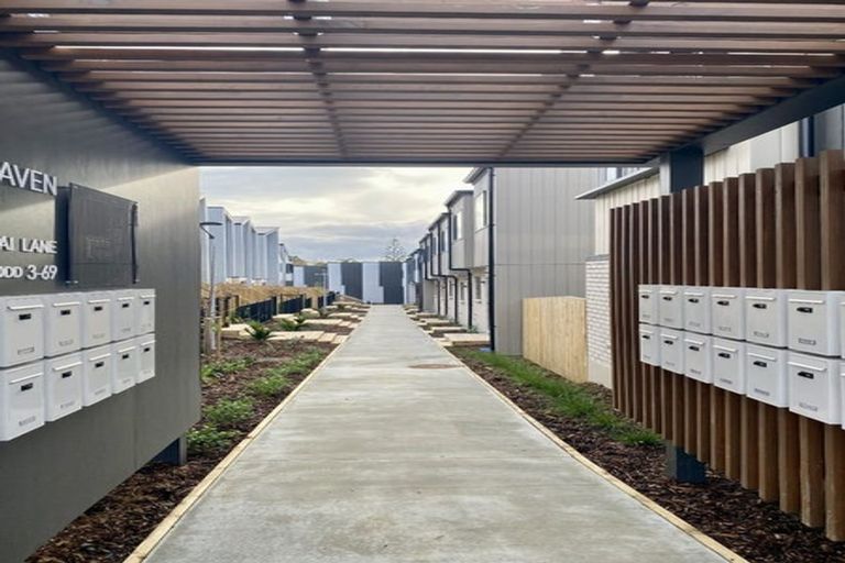 Photo of property in 15 Paetai Lane, Te Atatu Peninsula, 0610