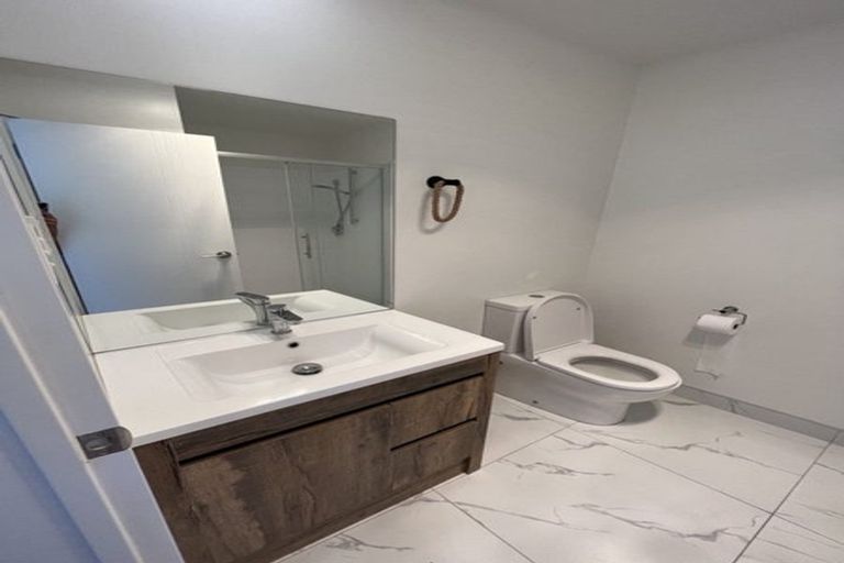 Photo of property in 17 Woodford Avenue, Woodend, 7610