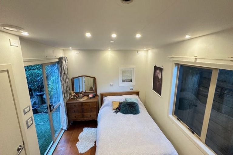 Photo of property in 22 Domain Crescent, Muriwai, Waimauku, 0881