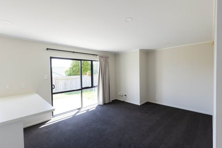 Photo of property in 21 Logan Way, Kelvin Grove, Palmerston North, 4414