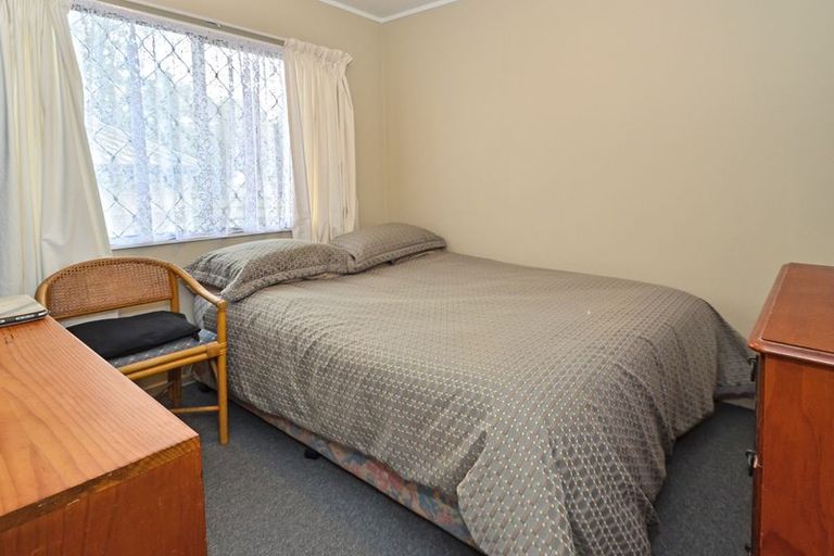 Photo of property in 2/9 Maplesden Drive, Clendon Park, Auckland, 2103