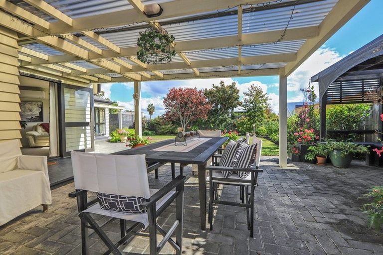 Photo of property in 2 Kentia Place, Havelock North, 4130