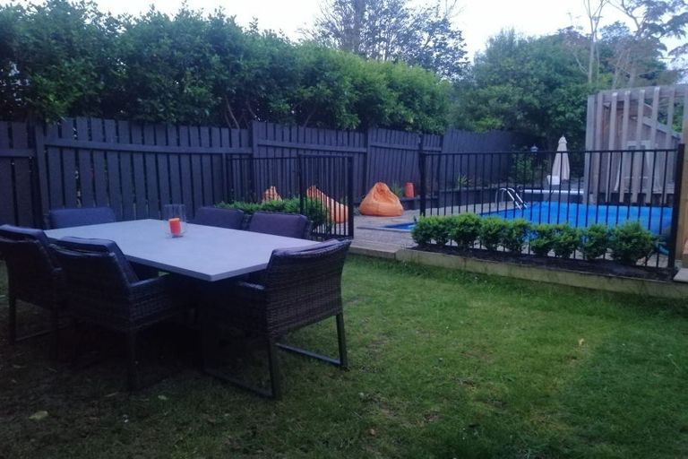 Photo of property in 2/44 Meadway, Sunnyhills, Auckland, 2010