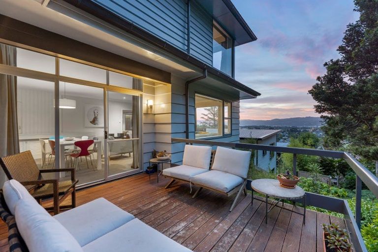 Photo of property in 212a Whites Line East, Waiwhetu, Lower Hutt, 5010