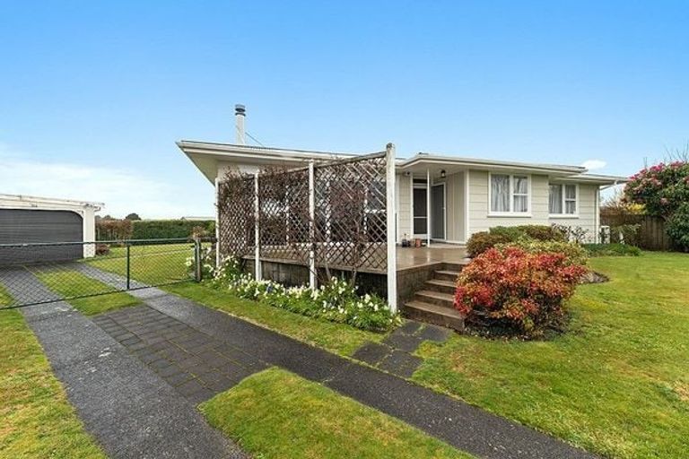Photo of property in 1 Ngatuku Place, Tokoroa, 3420